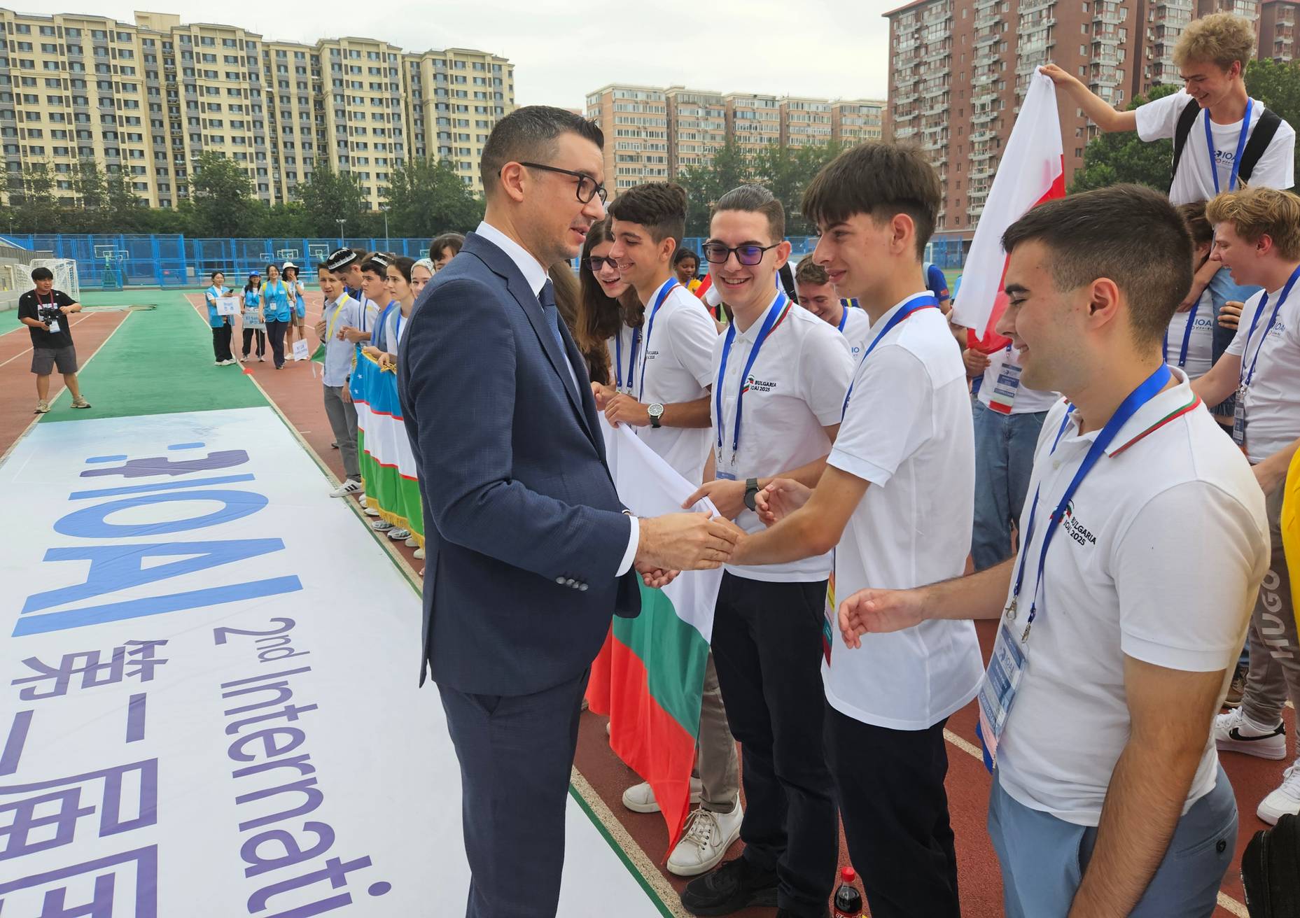  Икономическият министър поддържа българските олимпийци, които показват страната ни във второто издание на Международната олимпиада по изкуствен интелект в Пекин 